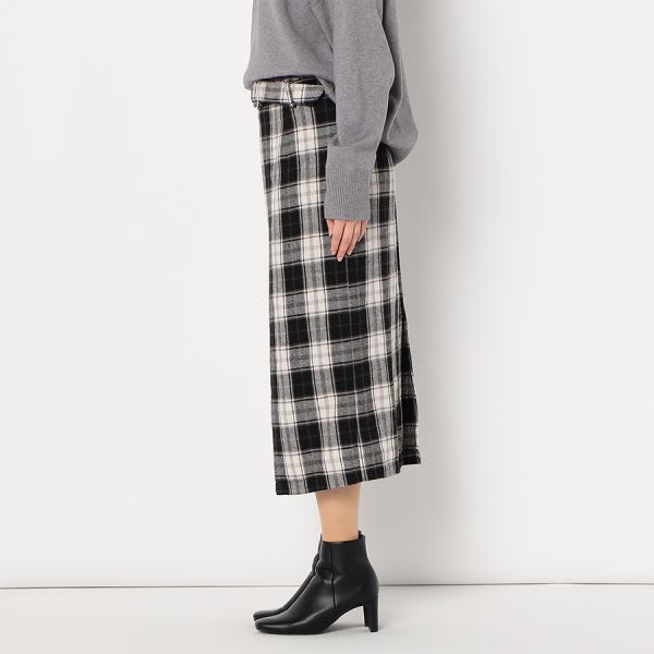 起毛感のあるチェック柄タイトスカート