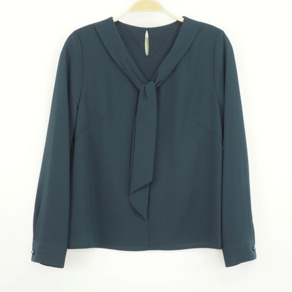 ボウタイカラーブラウス