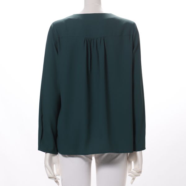 タック袖口バックギャザーブラウス