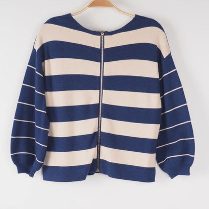 バックジップボーダー切り替えニット