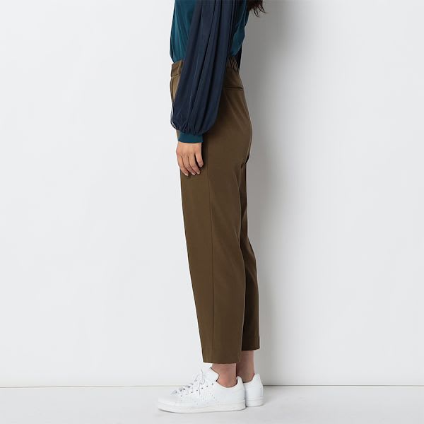 バックゴムテーパードパンツ