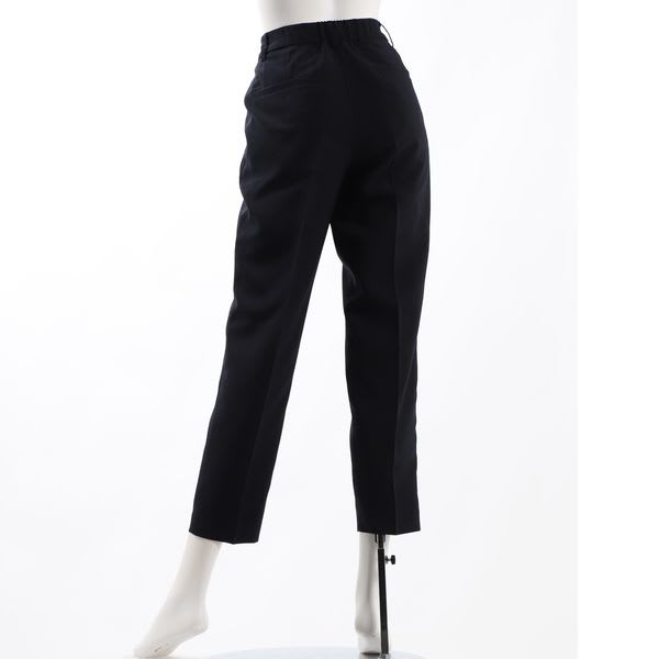 シンプルテーパードパンツ