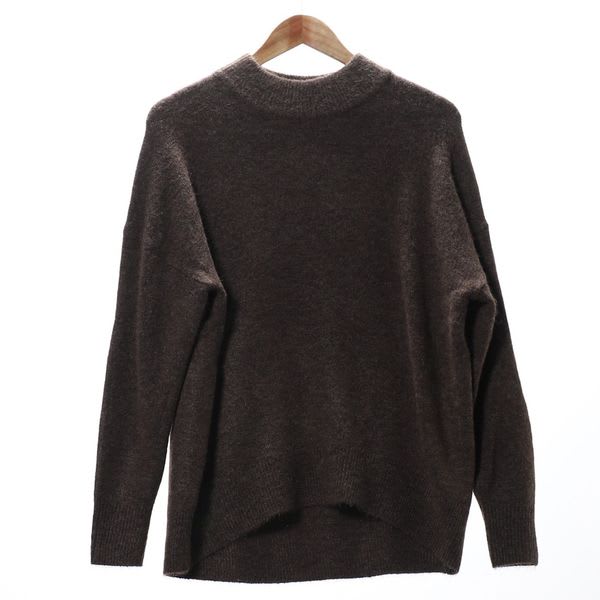 バックテールデザインドロップショルダーニット