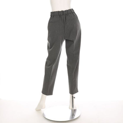 タック入りテーパードパンツ