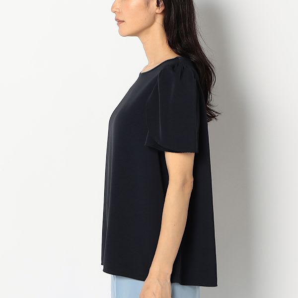 チューリップスリーブラウンドネックブラウス