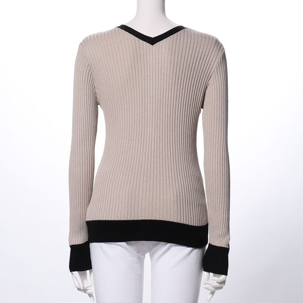 Vネックリブニット