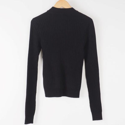 クルーネックリブニット