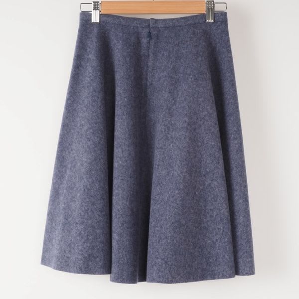 上品な揺れ感フレアスカート