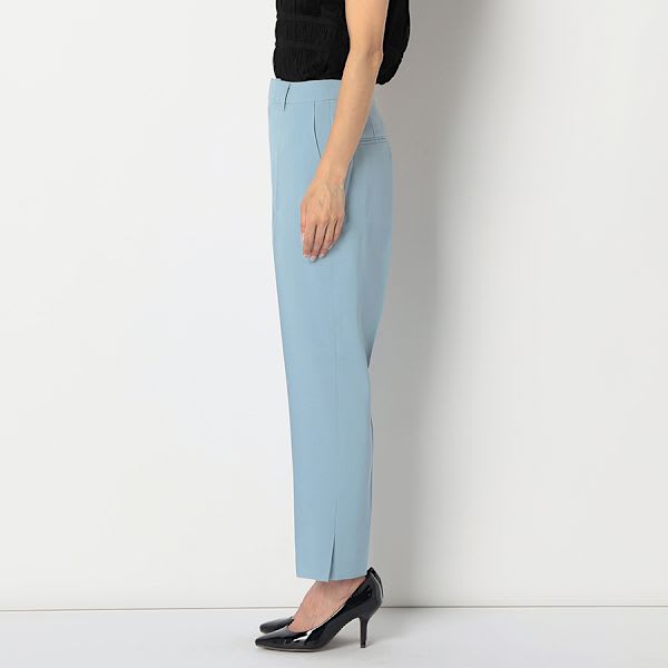 シンプルデザインテーパードパンツ