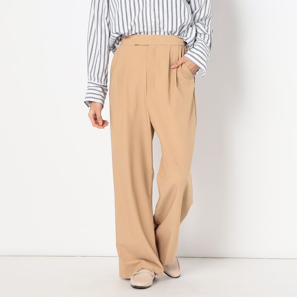 タック入りワイドパンツ