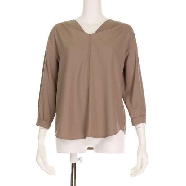 スッキリデザインVネックブラウス