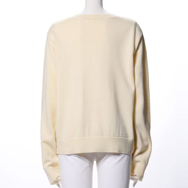 シンプルデザインVネックニット