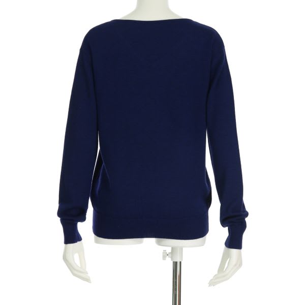 ベーシックVネックニット