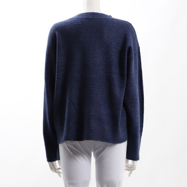 ドロップショルダークルーネックニット