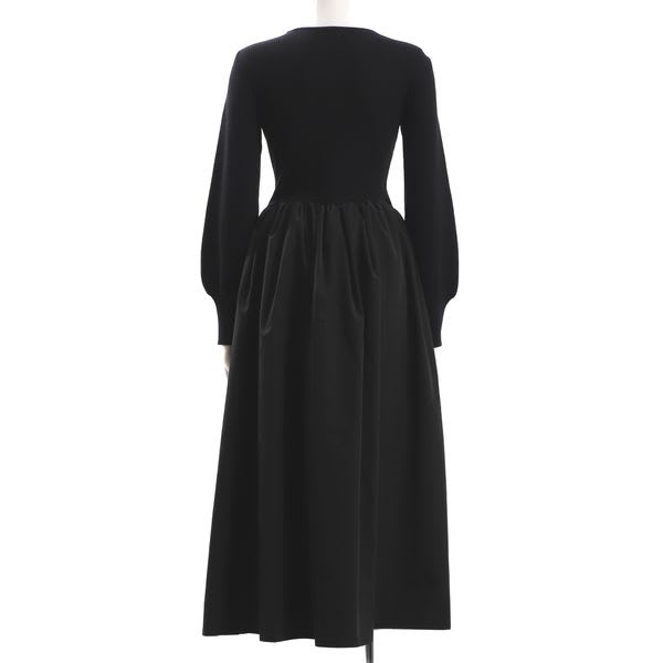 リブニットとギャザーフレアスカートのドッキングワンピース