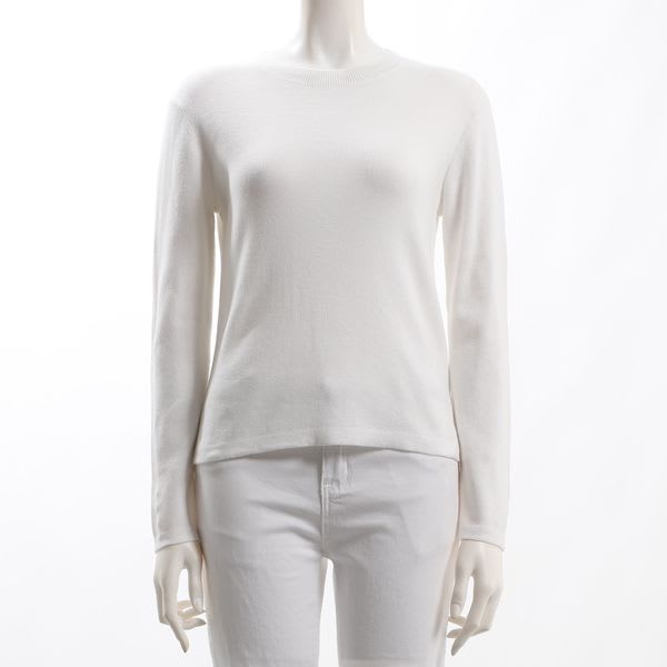 シンプルクルーネックニット