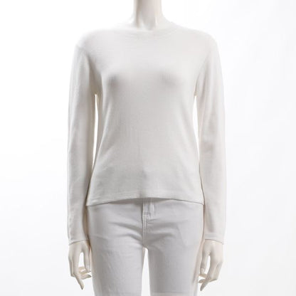 シンプルクルーネックニット