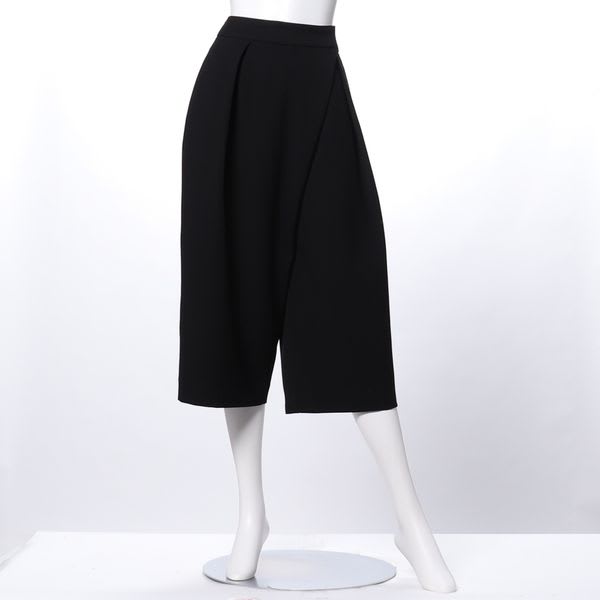 ラップ風ワイドパンツ