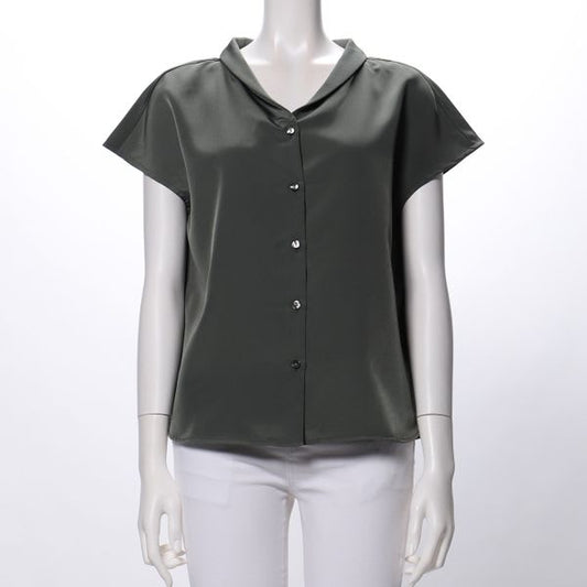 デザイン襟フロントボタンブラウス