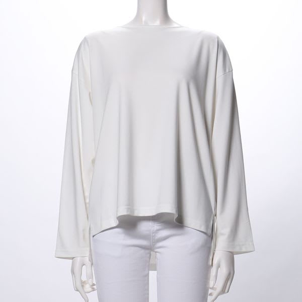 後ろ丈長いクルーネックカットソー