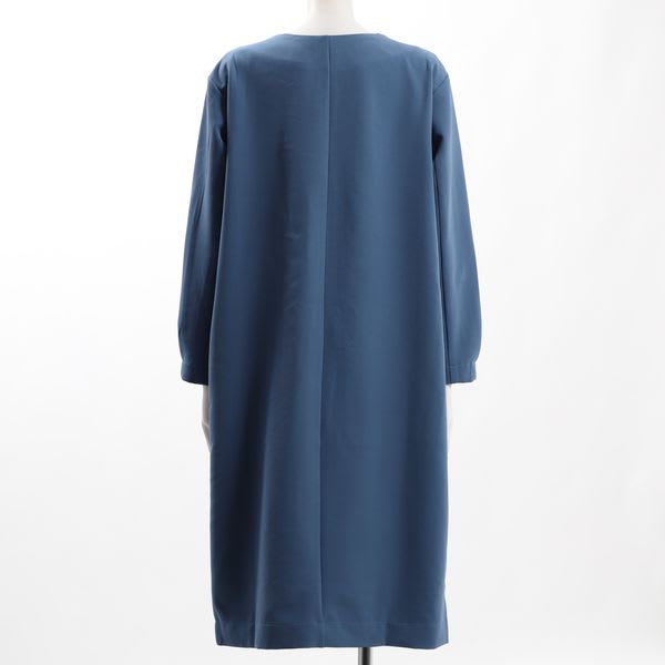 ネックラインデザインワンピース