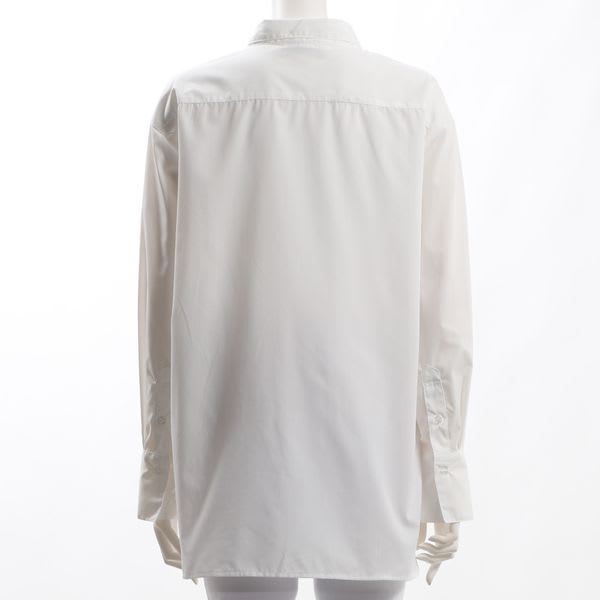 シンプルデザインシャツ