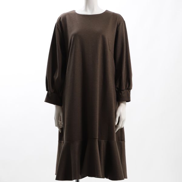 裾フレアワンピース