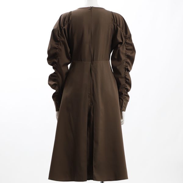 袖ギャザークルーネックワンピース