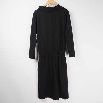 ドレープ胸元ワンピース