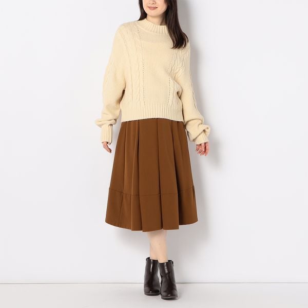 ケーブル編みボリュームスリーブニット