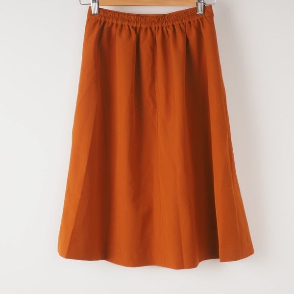 サイドプリーツフレアスカート