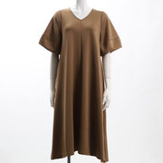 VネックAラインワンピース