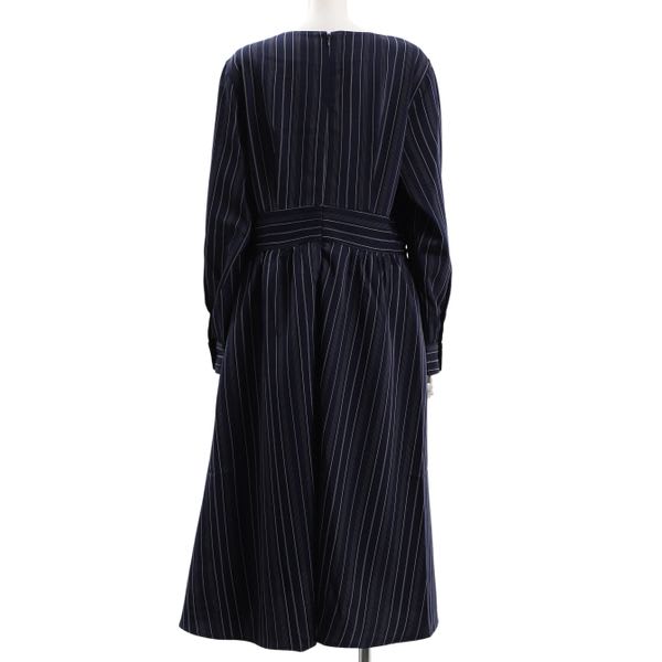 ストライプ柄ラウンドネックワンピース