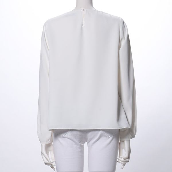 フロントタックブラウス