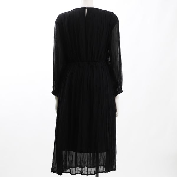 ギャザーデザインラウンドネックワンピース