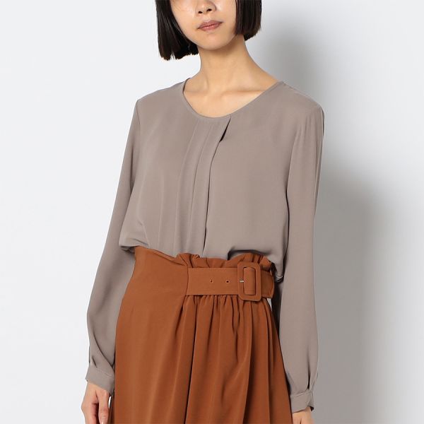 フロントタックデザインブラウス