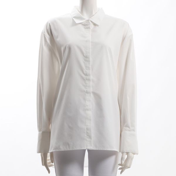 シンプルデザインシャツ