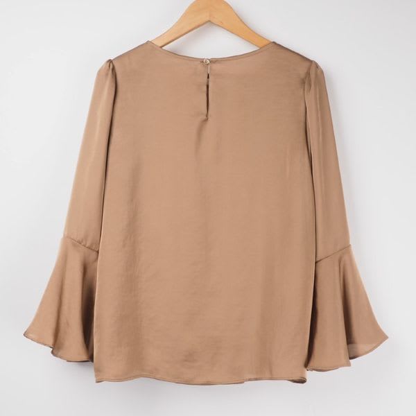 ヴィンテージサテンフレアスリーブブラウス