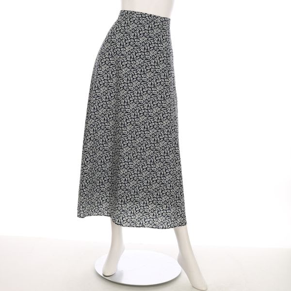 ストロベリーリーフ総柄フレアスカート