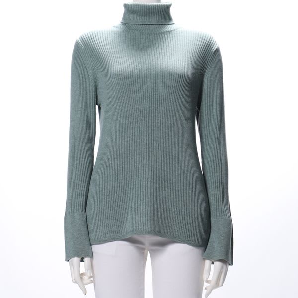 タートルネックリブニット