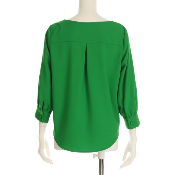 オープンフロントネックブラウス