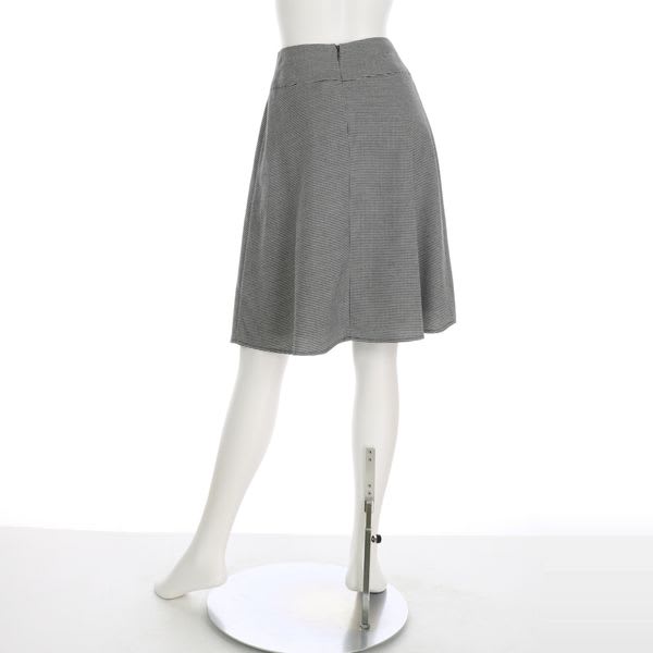 フロントボタンチェック柄スカート
