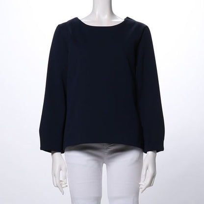 デコルテライン美人ラウンドネックブラウス