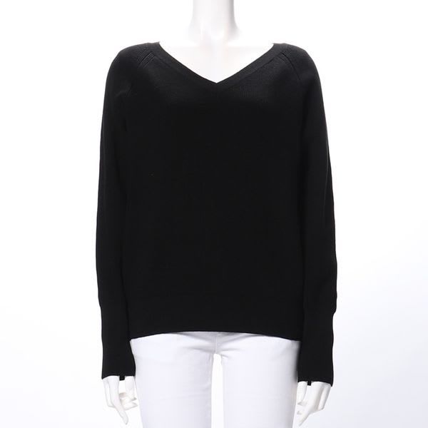 ミドルゲージVネックニット