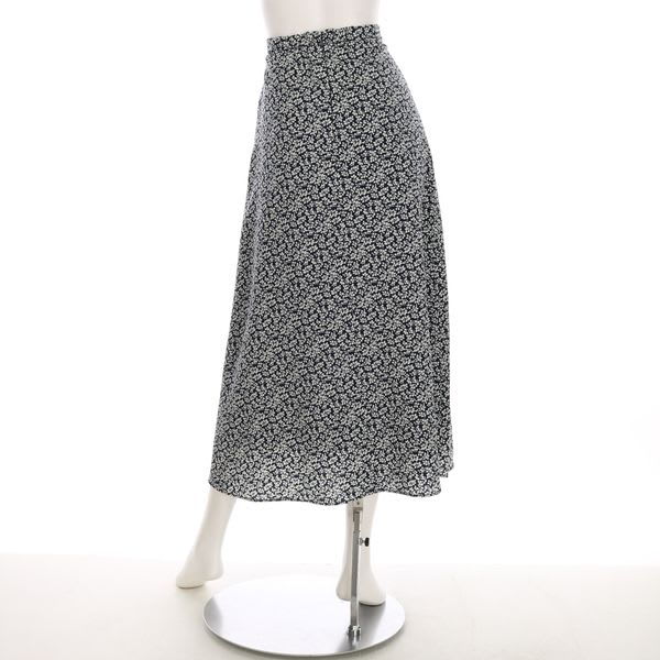 ストロベリーリーフ総柄フレアスカート