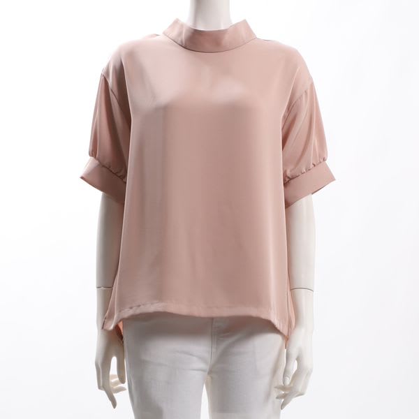 袖ギャザーのスタンドカラーブラウス