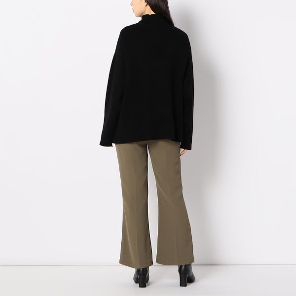 サイドスリットタートルネックニット