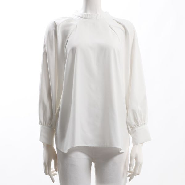 タック入りスタンドカラーブラウス