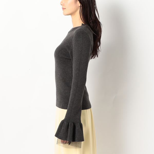 レイヤードデザインフレアスリーブニット