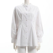 パールボタンペプラムデザインバンドカラーブラウス